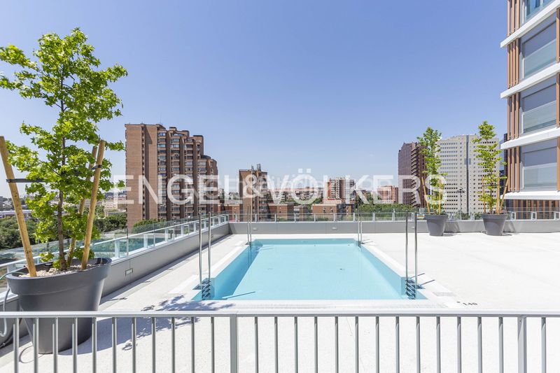 Foto d07a9da9-ee34-406e-bce8-17bb5472bce3. Pis amb calefacció aparcament piscina a Costillares Madrid