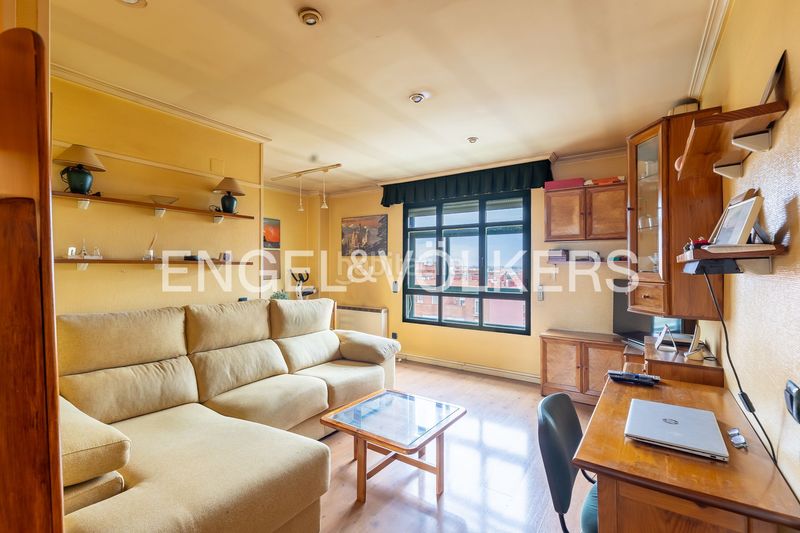 Foto e00a5dd0-d985-4a61-9350-371aa4239b7e. Pis amb calefacció aparcament a Palacio Madrid