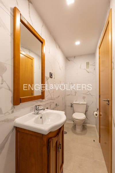 Foto ef487994-9285-44cb-b55c-c78ccb0f5f70. Pis amb calefacció aparcament piscina a Sanchinarro Madrid