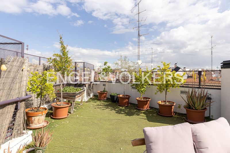 Foto a6236c57-7b67-43a8-a75f-77bbf0babe25. Àtic amb calefacció aparcament a Bellas Vistas Madrid