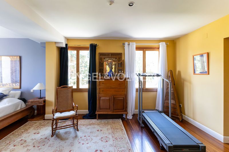 Foto 5e0b9499-bdfd-4e2b-b451-dd8b63236ce4. Casa amb calefacció aparcament a El Espinar Pueblo Espinar (El)