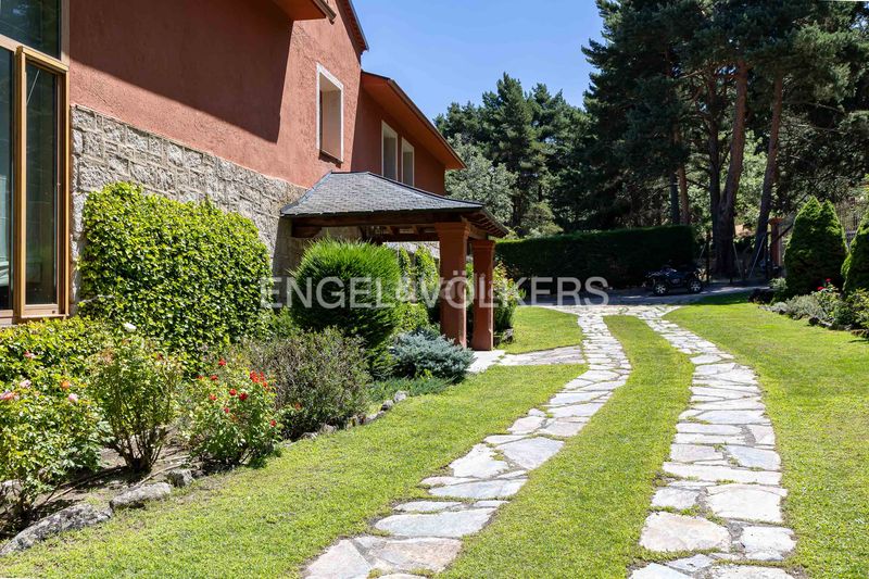 Foto 9ea02dd7-e735-4399-9090-6d9cdef4b904. Casa amb calefacció aparcament a El Espinar Pueblo Espinar (El)