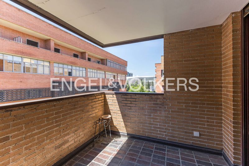 Foto ab9a60f7-8b20-4bdb-a90d-e6194733db75. Pis amb calefacció aparcament piscina a Hispanoamérica-Bernabéu Madrid