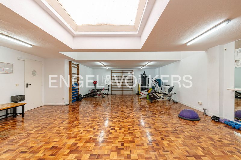 Foto d8ee6a9c-240b-4d7c-83b5-4446cef11122. Pis amb calefacció aparcament piscina a Hispanoamérica-Bernabéu Madrid
