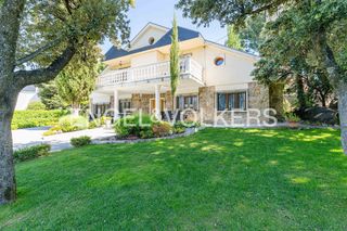 Lloguer Casa a Alpedrete. Exclusivo chalet independiente con piscina y amplia parcela en a