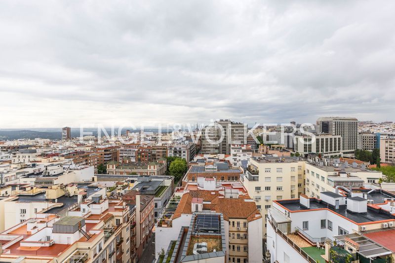 Foto c73800ae-d20a-4416-944d-fd02e12a9fae. Pis amb calefacció a Argüelles Madrid