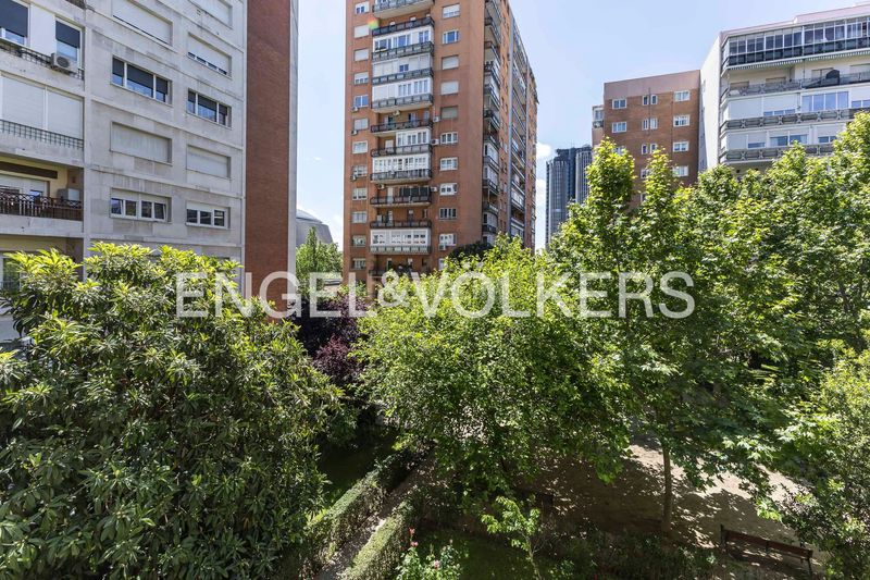 Foto e66a16fa-cb51-41c3-a972-959110a64b14. Pis amb calefacció a Cuatro Caminos - Azca Madrid