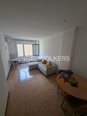 Lloguer Pis  Magallanes. Estupendo piso de 1 dormitorio en chamberí