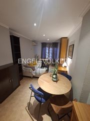 Lloguer Pis  Magallanes. Estupendo piso de 1 dormitorio en chamberí