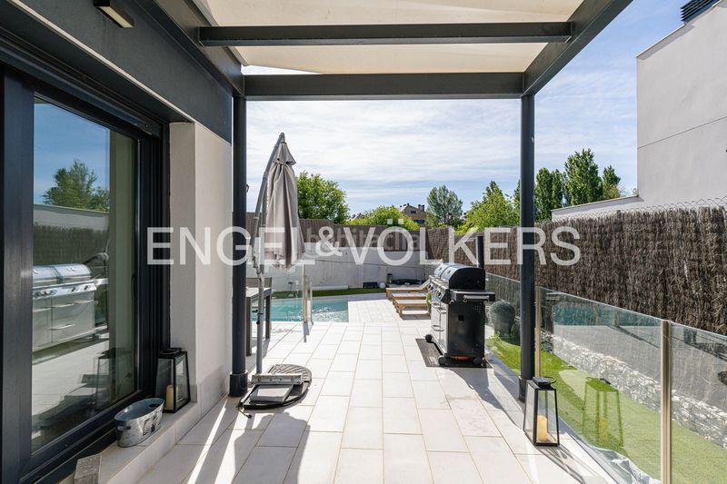 Foto 5afa9b66-68bb-4f14-beb5-50ce89477966. Casa amb calefacció piscina a Colonia Torrelodones