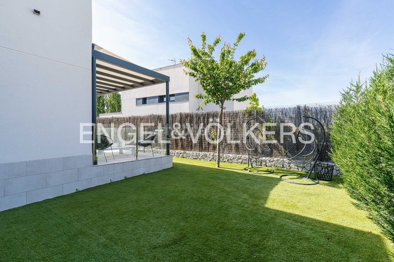 Foto ecd2cd6c-9e66-4d13-b9fd-f2c0d449bd38. Casa amb calefacció piscina a Colonia Torrelodones