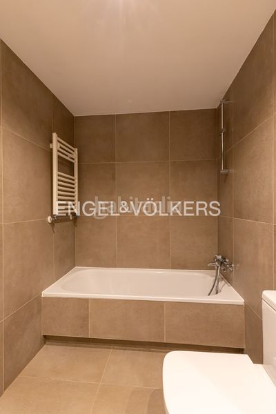 Foto 7284d88f-757d-46e4-ab23-5752f2be6de3. Pis amb calefacció aparcament piscina a Valdebebas - Valdefuentes Madrid