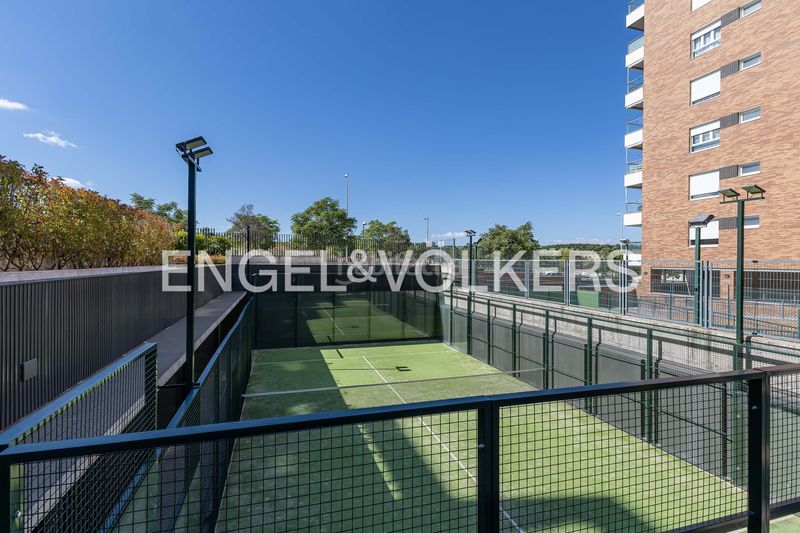 Foto 85e170f9-bd36-4db8-9158-29a44a1a83d3. Pis amb calefacció aparcament piscina a Valdebebas - Valdefuentes Madrid