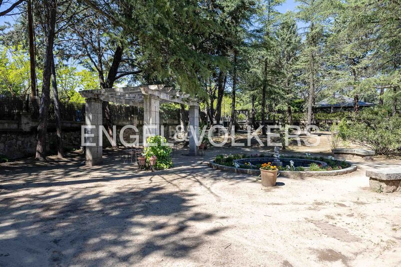 Foto f47db0c4-b05e-496b-99f2-fdcedf2540fd. Casa amb calefacció a Colonia Torrelodones