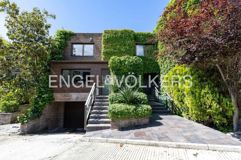 Foto b9713c5c-5769-4f60-abb6-e35afa770244. Casa amb calefacció aparcament piscina a el soto de La Moraleja La Moraleja