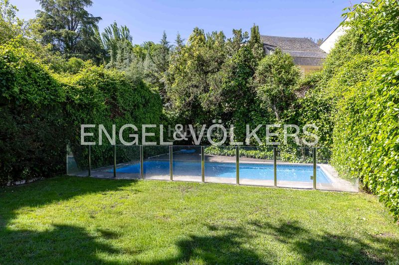 Foto c64b5107-a151-4509-b622-642af6f9b870. Casa amb calefacció aparcament piscina a el soto de La Moraleja La Moraleja