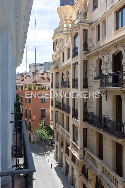Foto d32586cf-89c8-4238-86f8-74467459f5b1. Pis amb calefacció a Justicia-Chueca Madrid