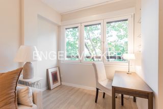 Location Appartement  Calle de álvarez de baena. Precioso piso de lujo de 1 hab con reforma reciente en el viso