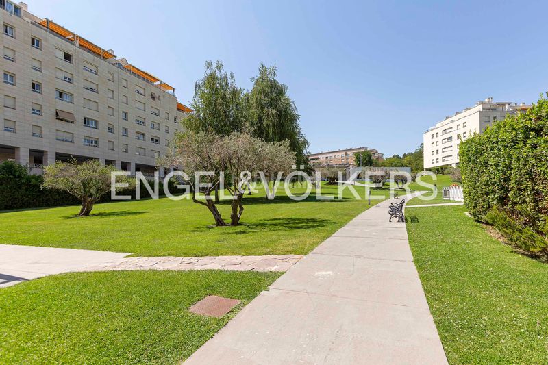 Foto 533d2645-24b1-4c4d-bd4d-506be7a2905b. Pis amb calefacció aparcament a Rejas Madrid