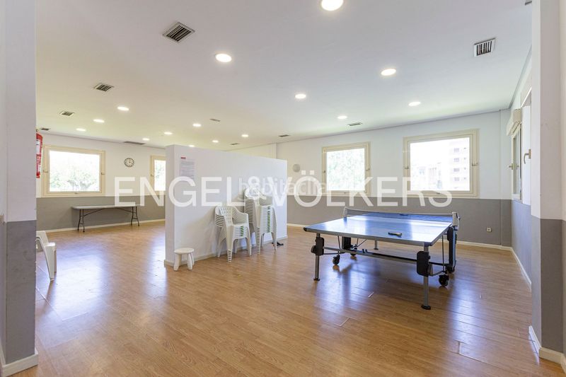 Foto 668a5341-c475-4ead-b543-a01437c42a85. Pis amb calefacció aparcament a Rejas Madrid