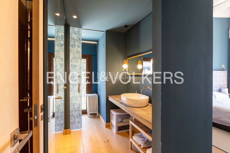 Foto 7ac605d6-b7e9-4758-9da7-5fa13c773338. Casa amb calefacció aparcament piscina a urbanización La Moraleja La Moraleja