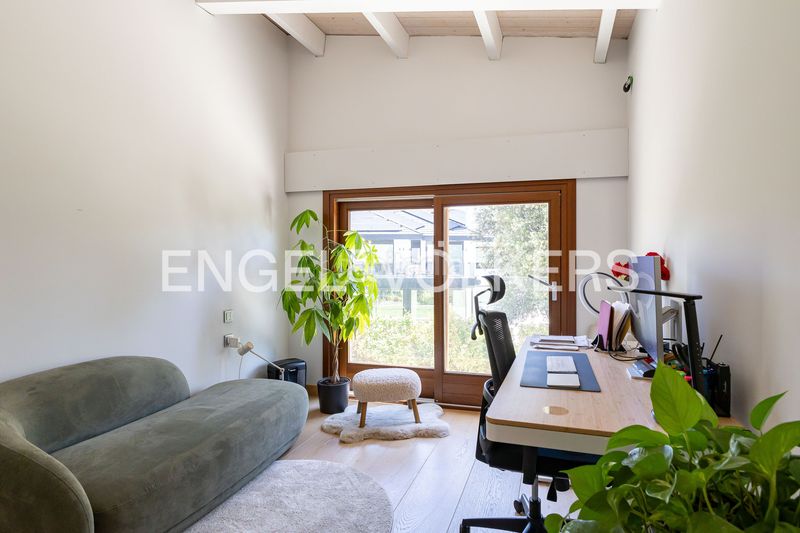 Foto 80f4854b-8935-41e7-a77e-375a09e6cac1. Casa amb calefacció aparcament piscina a urbanización La Moraleja La Moraleja