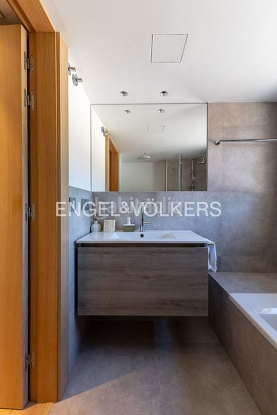 Foto 9037d332-c751-4893-9d29-ad5bcca63534. Casa amb calefacció aparcament piscina a urbanización La Moraleja La Moraleja