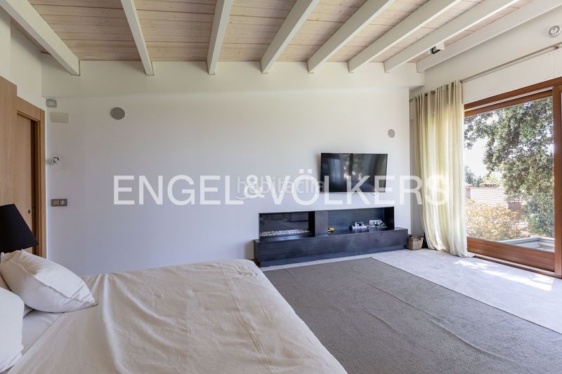 Foto bdfd3202-5399-487b-964d-06ade2e2bde6. Casa amb calefacció aparcament piscina a urbanización La Moraleja La Moraleja