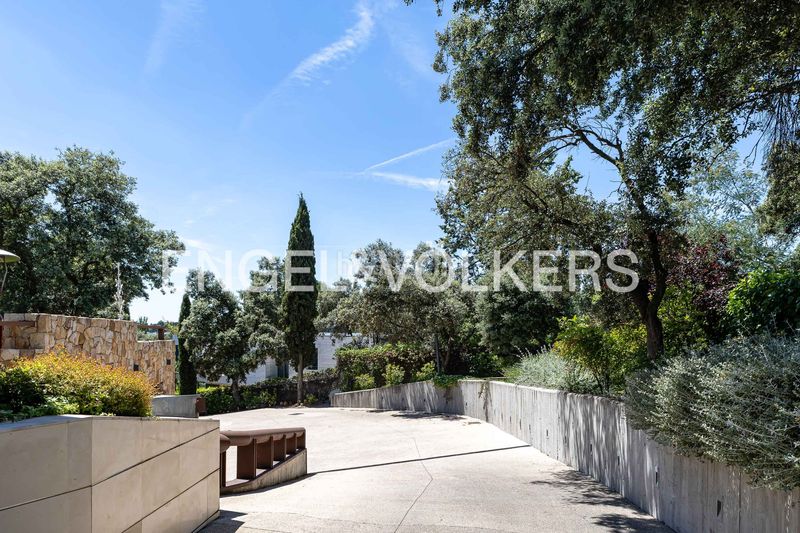 Foto e2a1366c-cb89-44d2-8656-d2c42156c5ba. Casa amb calefacció aparcament piscina a urbanización La Moraleja La Moraleja