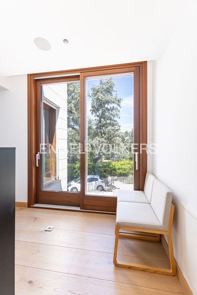 Foto e6bd0f11-274f-4545-b175-f0c6cdfc9e4a. Casa amb calefacció aparcament piscina a urbanización La Moraleja La Moraleja
