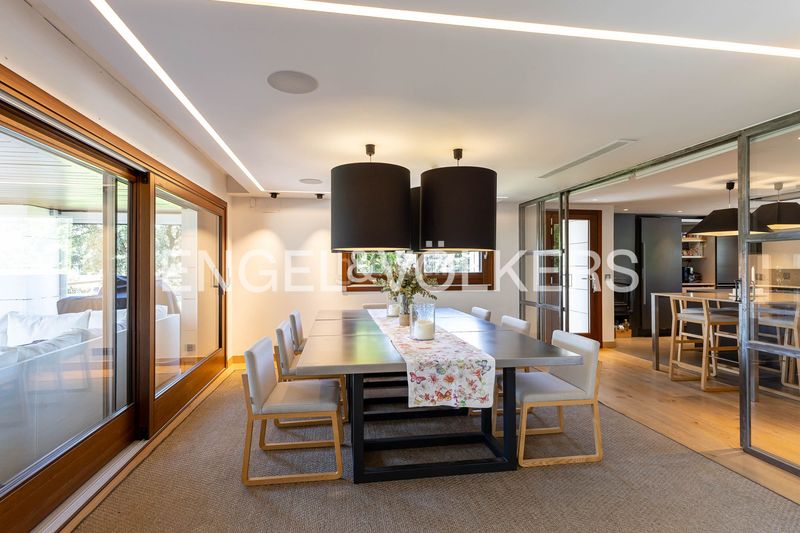 Foto f617ecc0-58c5-46a2-9125-d7b732189bb7. Casa amb calefacció aparcament piscina a urbanización La Moraleja La Moraleja