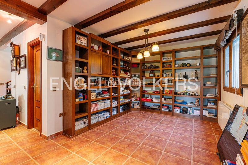 Foto 44a6c0b1-e523-475f-a3cc-438e844b87d7. Casa amb calefacció aparcament piscina a Becerril de la Sierra