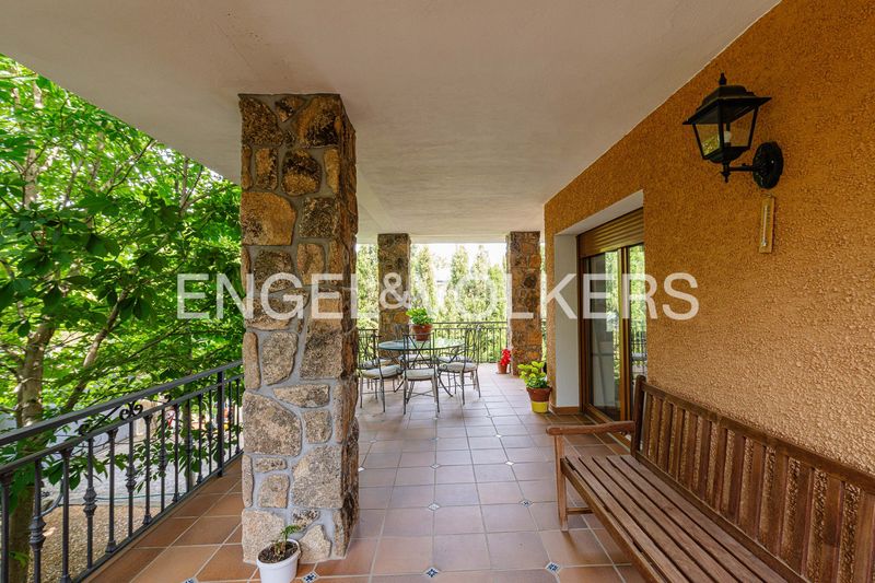 Foto 545d41b4-1e61-4ec6-92e4-67d0a1b86daf. Casa amb calefacció aparcament piscina a Becerril de la Sierra