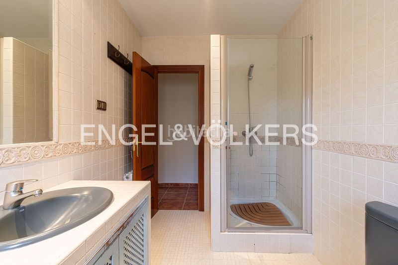 Foto 65d85e11-5fa0-4f9c-a134-dea4667b5854. Casa amb calefacció aparcament piscina a Becerril de la Sierra