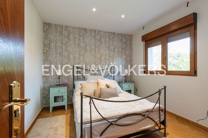 Foto ba6c51bf-2093-4621-8865-9e0b25ecbe0a. Casa amb calefacció aparcament piscina a Becerril de la Sierra