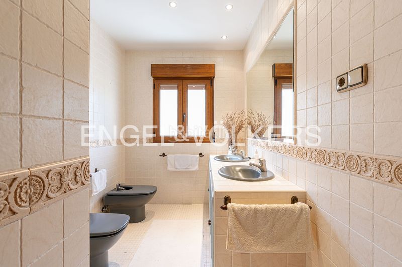 Foto d09d82d6-4241-426f-88ed-98477f0ba33d. Casa amb calefacció aparcament piscina a Becerril de la Sierra