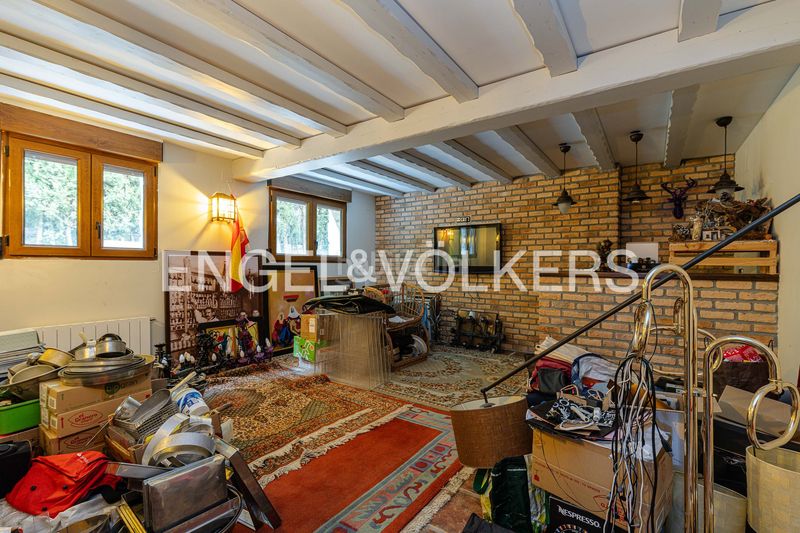 Foto d553ea5f-7173-4ad7-b155-60f814de821a. Casa amb calefacció aparcament piscina a Becerril de la Sierra