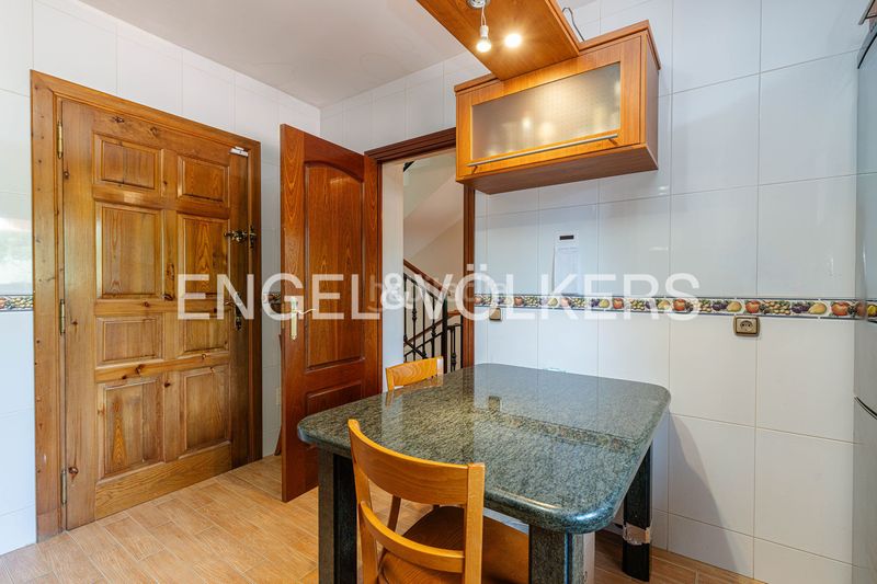Foto fc6455d3-0c20-4a9b-80b4-2955a30f4b7d. Casa amb calefacció aparcament piscina a Becerril de la Sierra