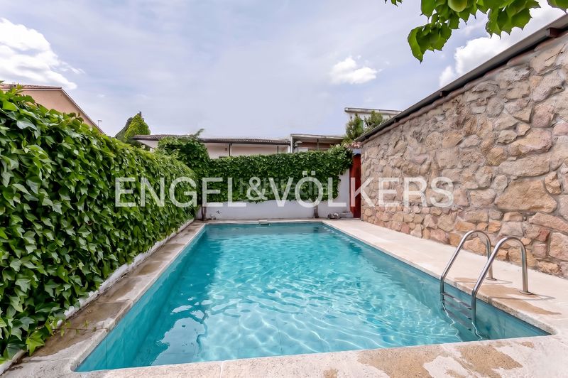 Foto 47aa7b23-c41c-45a1-9414-f347c4338e4e. Casa amb calefacció aparcament piscina a Arroyo de la Vega La Moraleja