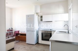 Apartament a Numancia. Fántastico apartamento de un dormitorio  y alta rentabilidad en