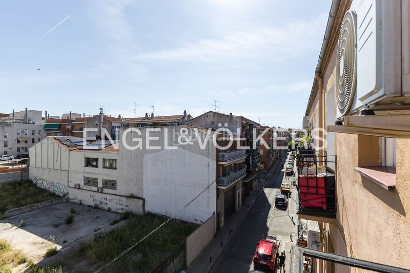 Foto d6ea61d8-8541-477a-ad8d-972913fd5c22. Apartament amb calefacció a Numancia Madrid