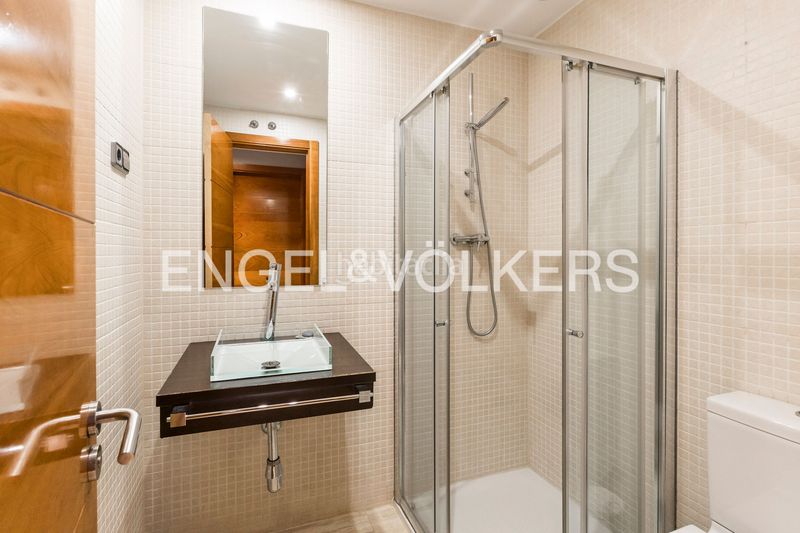 Foto 5a44e1d0-24b0-432f-97e0-d702a148339c. Pis amb calefacció aparcament piscina a Sanchinarro Madrid