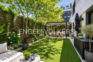 Appartement à Sanchinarro. Exclusivo bajo de dos habitaciones en sanchinarro