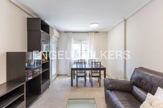 Location Appartement à Hispanoamérica-Bernabéu. Piso con terraza en chamartín