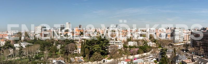 Foto e1613f7b-db27-4c90-ab4d-da0d8295dfce. Pis amb calefacció aparcament a El Viso Madrid