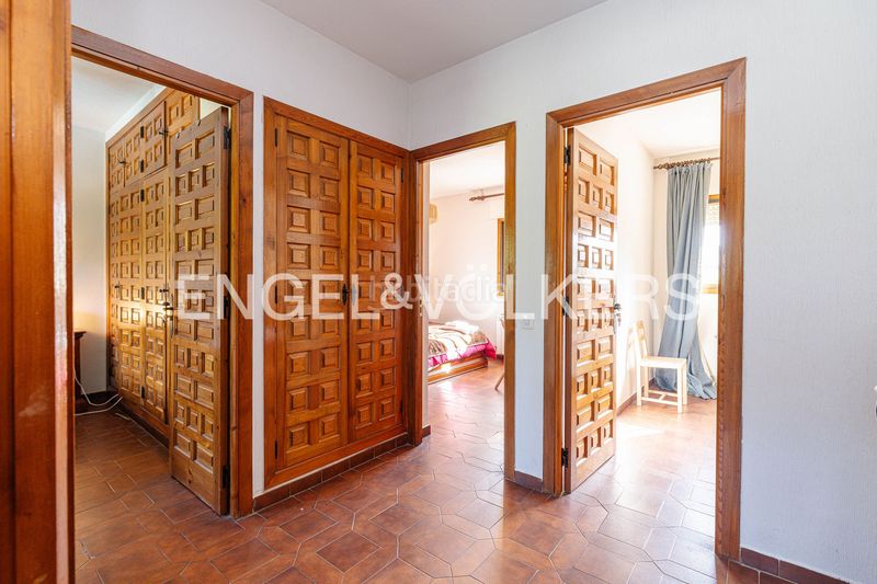 Foto 50f7a286-e5de-4ce7-aafb-c4bde30133cd. Casa adossada amb calefacció aparcament piscina a Escorial (El)