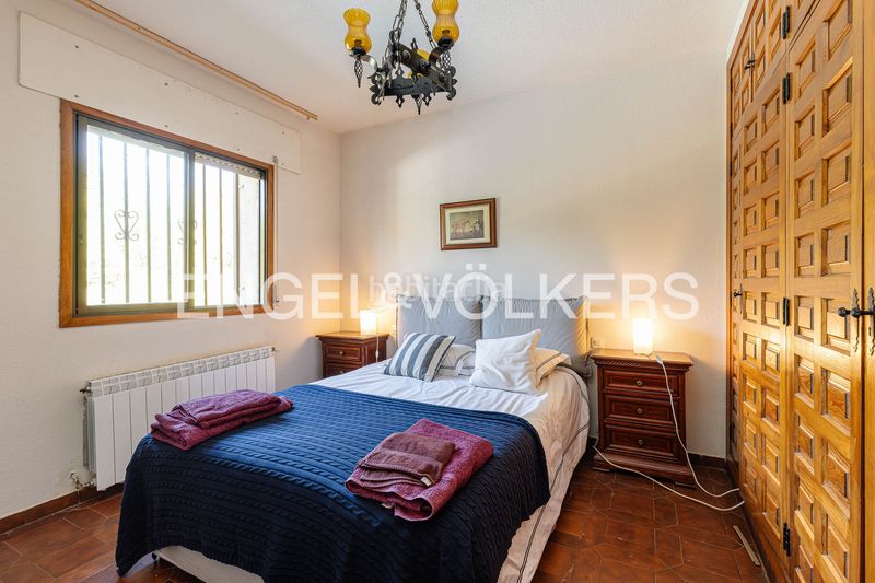 Foto b9106b0f-b520-43b6-9fea-a6509891234d. Casa adossada amb calefacció aparcament piscina a Escorial (El)