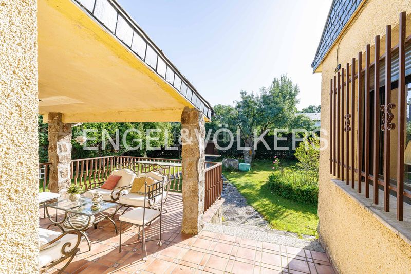 Foto f8443f3e-c150-4778-96f4-e0b40e150737. Casa adossada amb calefacció aparcament piscina a Escorial (El)