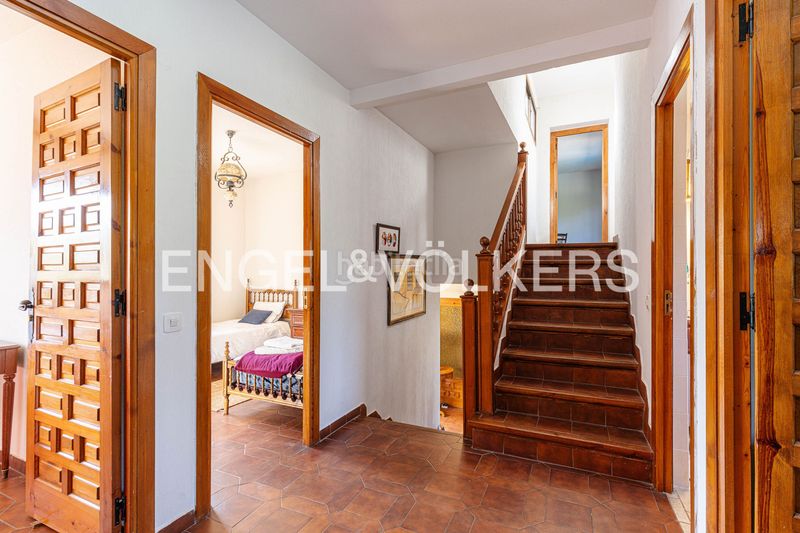 Foto fc45d8e7-bf1d-483b-a7ae-720c72e529e3. Casa adossada amb calefacció aparcament piscina a Escorial (El)
