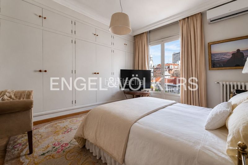 Foto 7eeeeb5e-4242-43a8-a5bc-535f61010c8f. Pis amb calefacció aparcament a Castellana Madrid